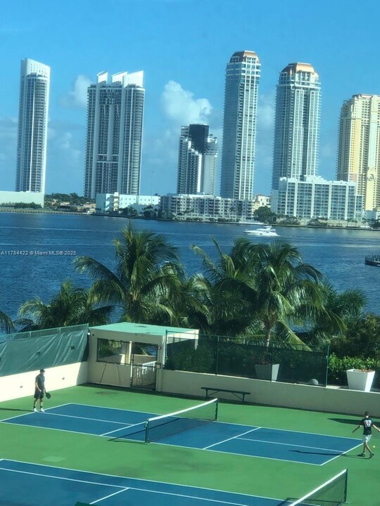 3370 Hidden Bay Dr, Unit 712 in Aventura, FL - Building Photo