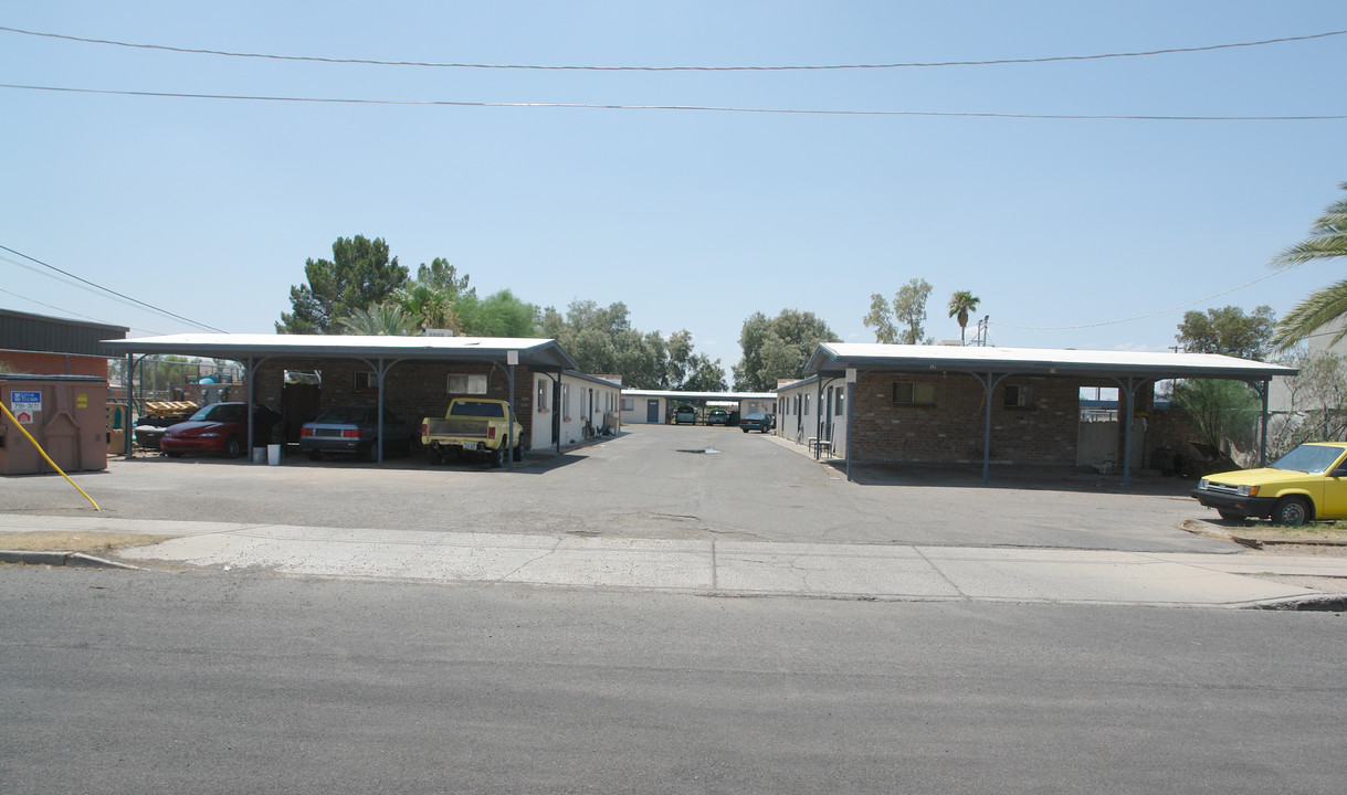 20 E King Rd in Tucson, AZ - Foto de edificio