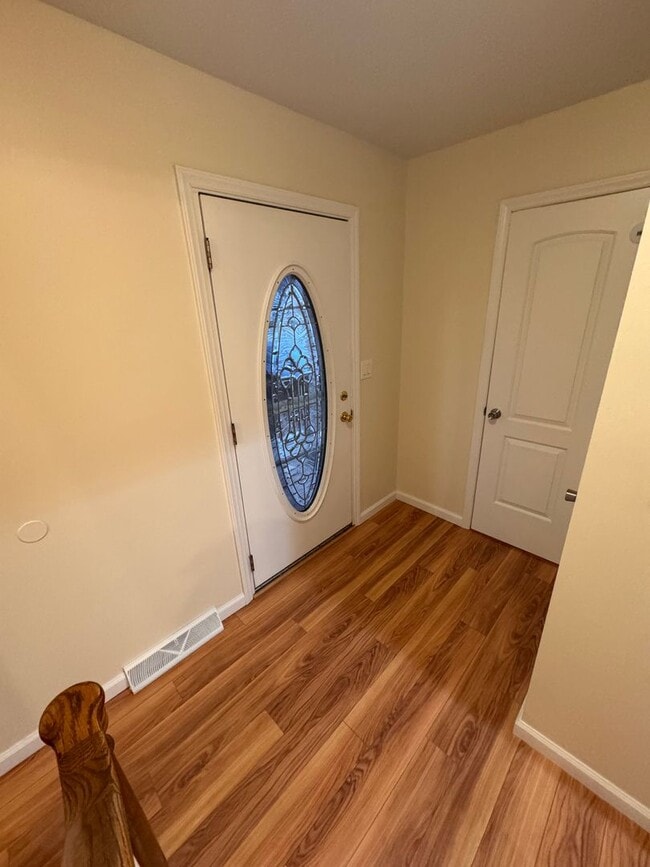 4759 Logan Arms Dr in Youngstown, OH - Foto de edificio - Building Photo