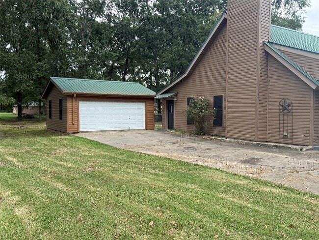 237 Buffalo Ct in Livingston, TX - Building Photo - Building Photo