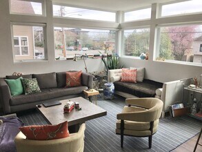 2418 NW 62nd St in Seattle, WA - Building Photo - Building Photo