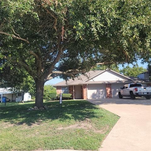 106 Casa Linda St in Ennis, TX - Building Photo - Building Photo