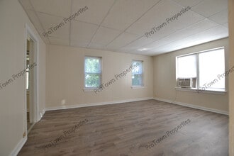120 E North St, Unit B3 in Manhattan, IL - Building Photo - Building Photo