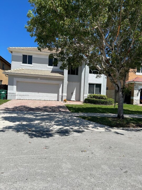 21023 SW 92nd Pl in Cutler Bay, FL - Building Photo