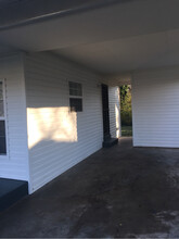 2407 Medaris Rd NW in Huntsville, AL - Foto de edificio - Building Photo