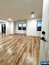 218-220-220 Kearny Ave, Unit 3 in Kearny, NJ - Building Photo - Building Photo