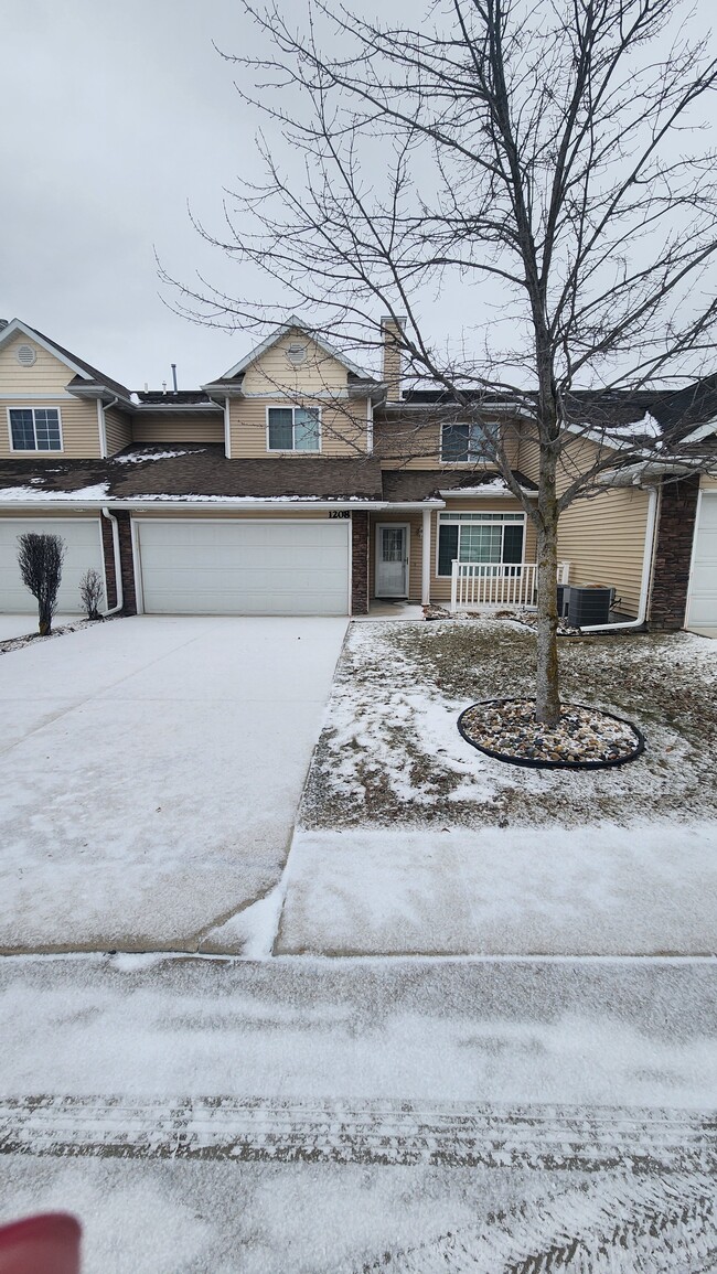 property at 1208 SE Birch Ln