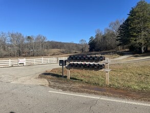 322 Wauka Mountain Rd in Clermont, GA - Building Photo - Building Photo