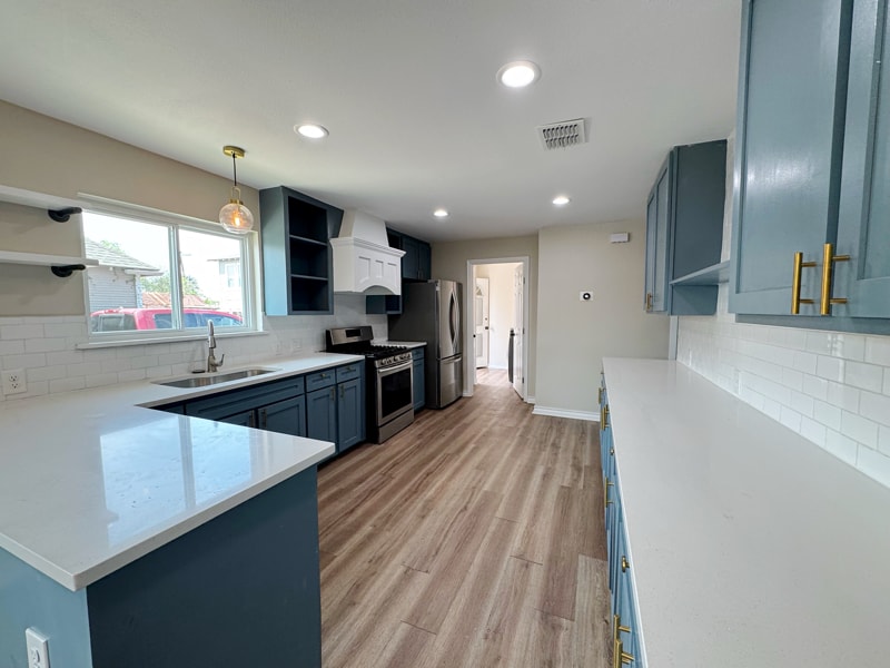 1127 W Lynwood Ave in San Antonio, TX - Building Photo