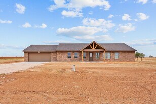 14924 North County Road 1200 in Shallowater, TX - Building Photo