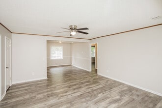 315 Gales River Rd in Irmo, SC - Foto de edificio - Building Photo