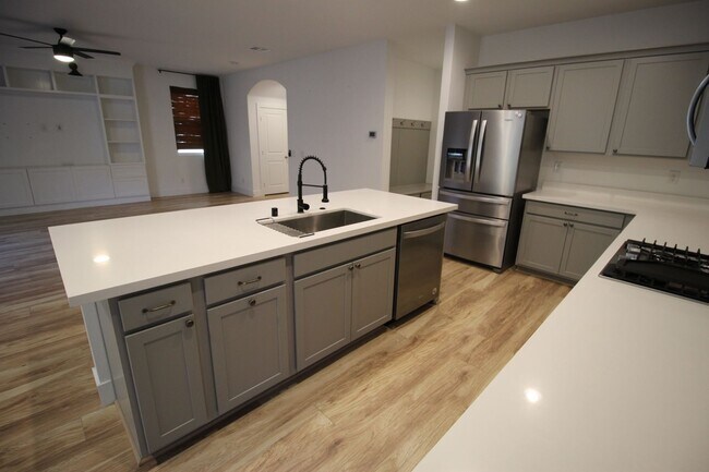 8085 Skye Roar Ct in Las Vegas, NV - Building Photo - Building Photo