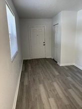 1315 NW 113 Terrace in Miami, FL - Building Photo - Building Photo