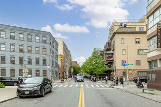 108 Wallabout St in Brooklyn, NY - Building Photo - Building Photo