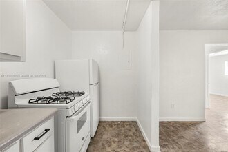 126 SW 18th Ave in Miami, FL - Building Photo - Building Photo