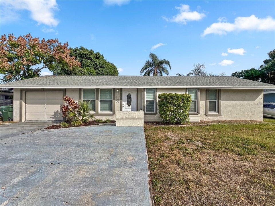 3405 McIntosh Rd in Sarasota, FL - Building Photo