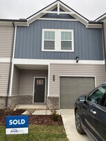 1553 Olympic Ln in Lebanon, TN - Building Photo