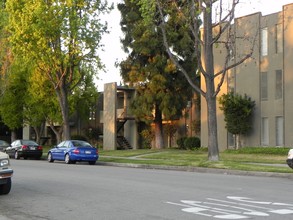 Fountainebleau Apartments in Orange, CA - Foto de edificio - Building Photo