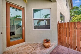 853 SW 11th Ct in Fort Lauderdale, FL - Building Photo - Building Photo