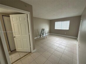 5005 Wiles Rd in Coconut Creek, FL - Building Photo - Building Photo
