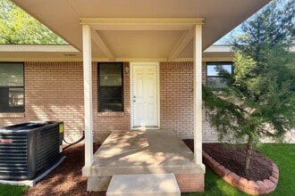 404 S Coppell Rd in Coppell, TX - Building Photo - Building Photo