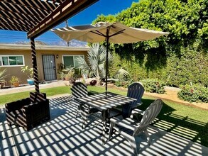 37067 Bankside Dr, Unit 3 in Cathedral City, CA - Foto de edificio - Building Photo