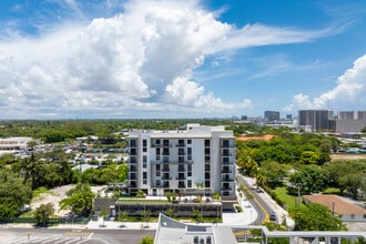 Oasis at Aventura in Miami, FL - Foto de edificio - Building Photo
