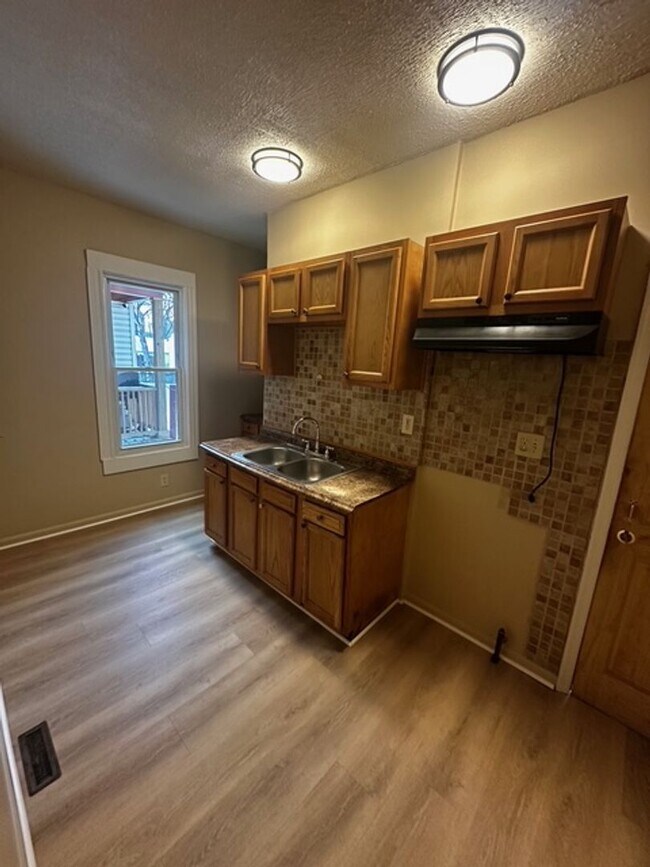 207 Kenwood Ave in Rochester, NY - Building Photo - Building Photo