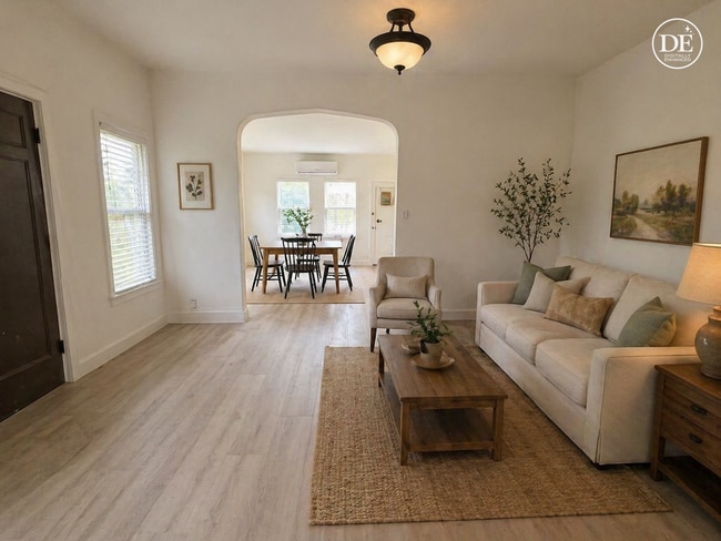 property at 211 N Vendome St