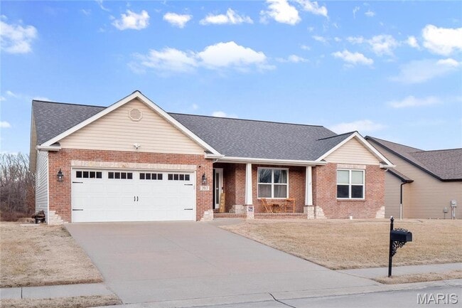 2617 Lauren Lake Dr in Belleville, IL - Building Photo - Building Photo