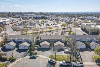 1425 Serrano Pl in Redding, CA - Building Photo - Building Photo