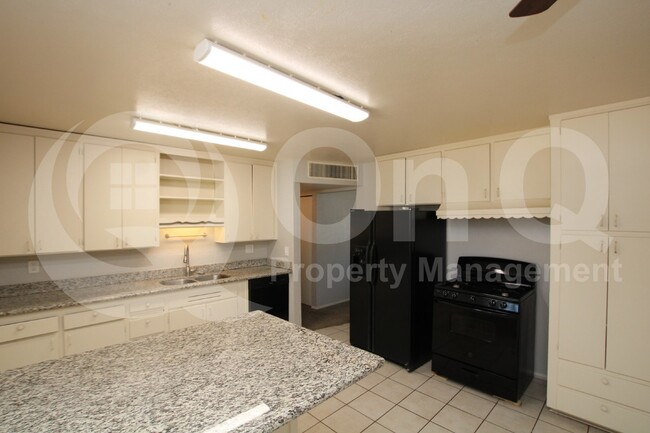 property at 2419 W Diana Ave