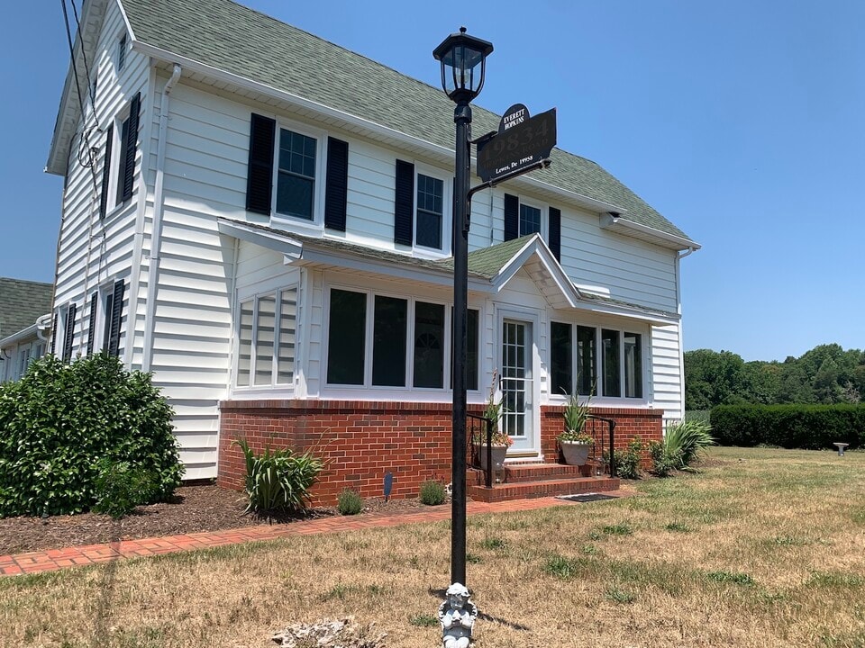 19834 Hopkins Rd in Lewes, DE - Building Photo