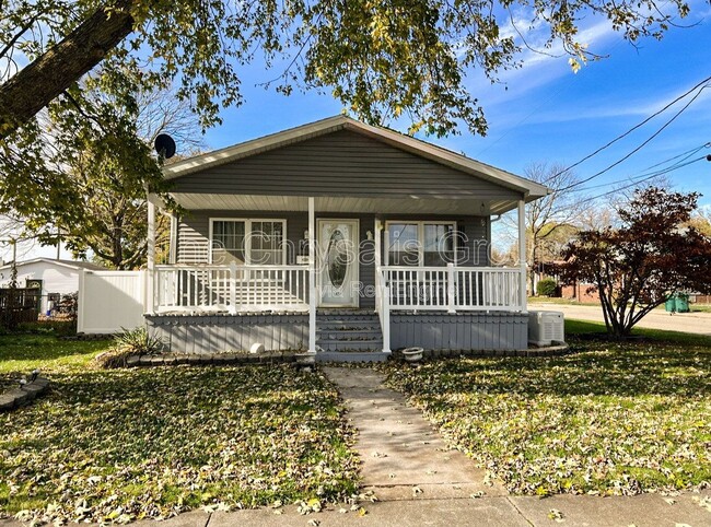 property at 402 S Illinois St