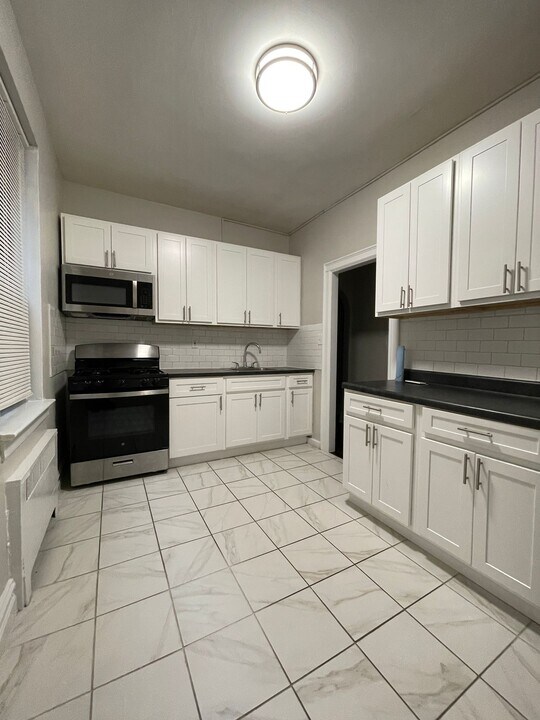 318 Union St, Unit Basement in Jersey City, NJ - Building Photo