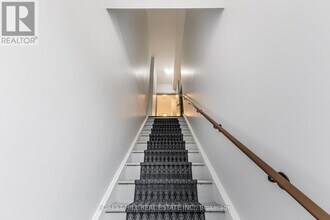 669 St Clair Ave W in Toronto, ON - Building Photo - Building Photo