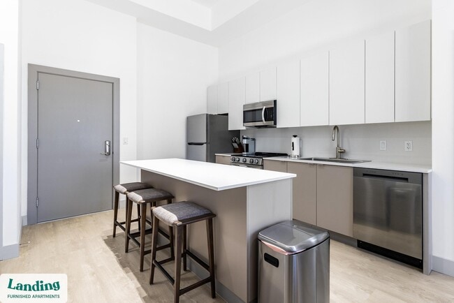 1155 NE 126th St, Unit 427 in North Miami, FL - Building Photo - Building Photo