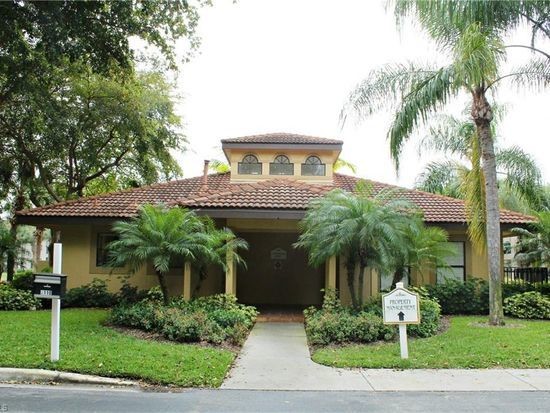 2130 Arbour Walk Cir-Unit -APT 2718 in Naples, FL - Foto de edificio