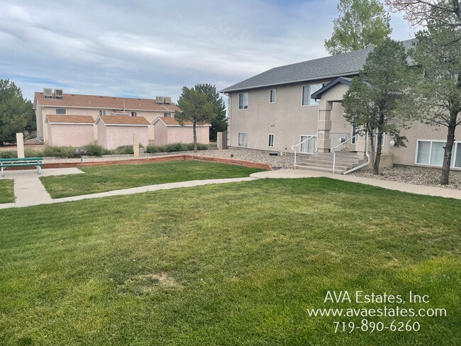 719 E Laporte Dr in Pueblo West, CO - Building Photo - Building Photo