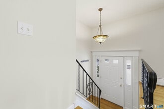 10 College St in Clinton, CT - Building Photo - Building Photo