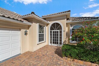8120 SE Paurotis Ln in Hobe Sound, FL - Building Photo - Building Photo