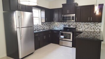 801 E Myrtle Beach Ave, Unit #3 in McAllen, TX - Building Photo