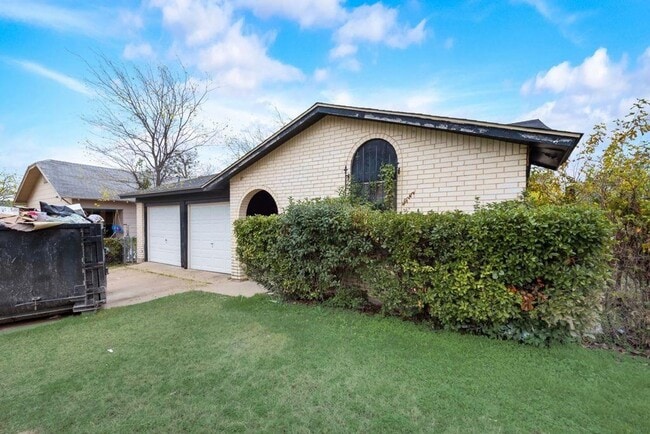 property at 2908 Rosen Ave