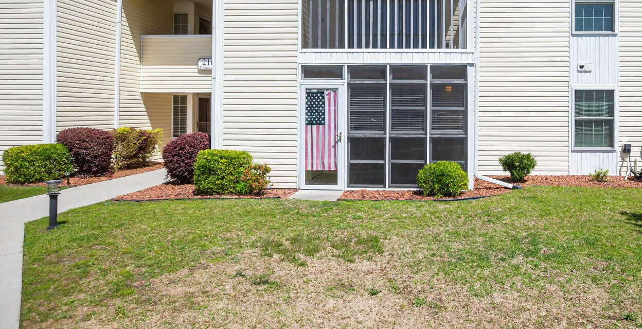 2166 Clearwater Dr in Myrtle Beach, SC - Building Photo