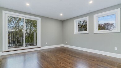 555 E 5th St in Boston, MA - Building Photo - Building Photo