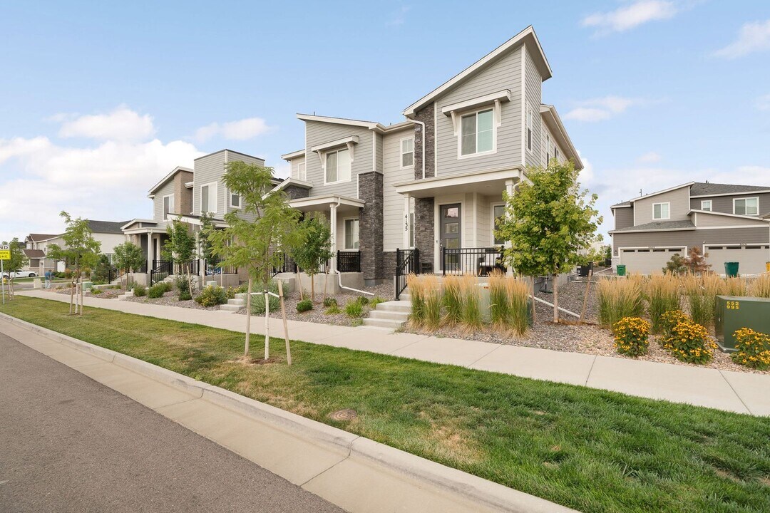 4135 Fultondale St in Aurora, CO - Building Photo