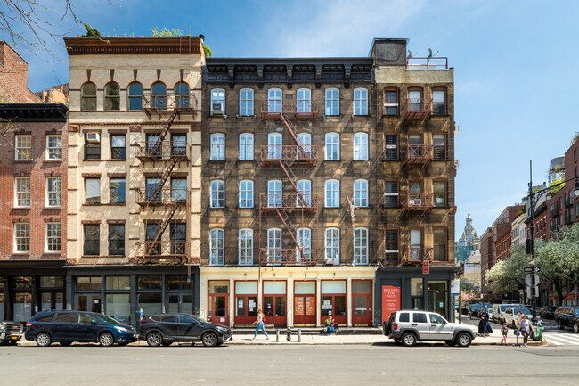 317-319 Greenwich St