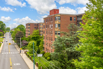 Wildman Arms Condominiums in Lansdowne, PA - Foto de edificio - Building Photo