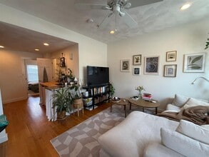 300 Highland Ave in Somerville, MA - Foto de edificio - Building Photo