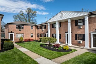 Bridgeton Apartments in Woodbridge, NJ - Building Photo